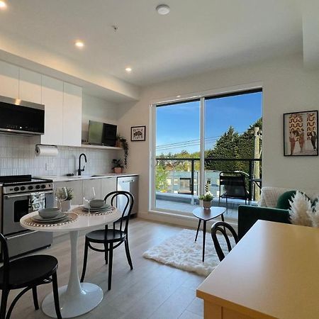 Hillside Oasis By Iris Properties! Victoria Exteriör bild