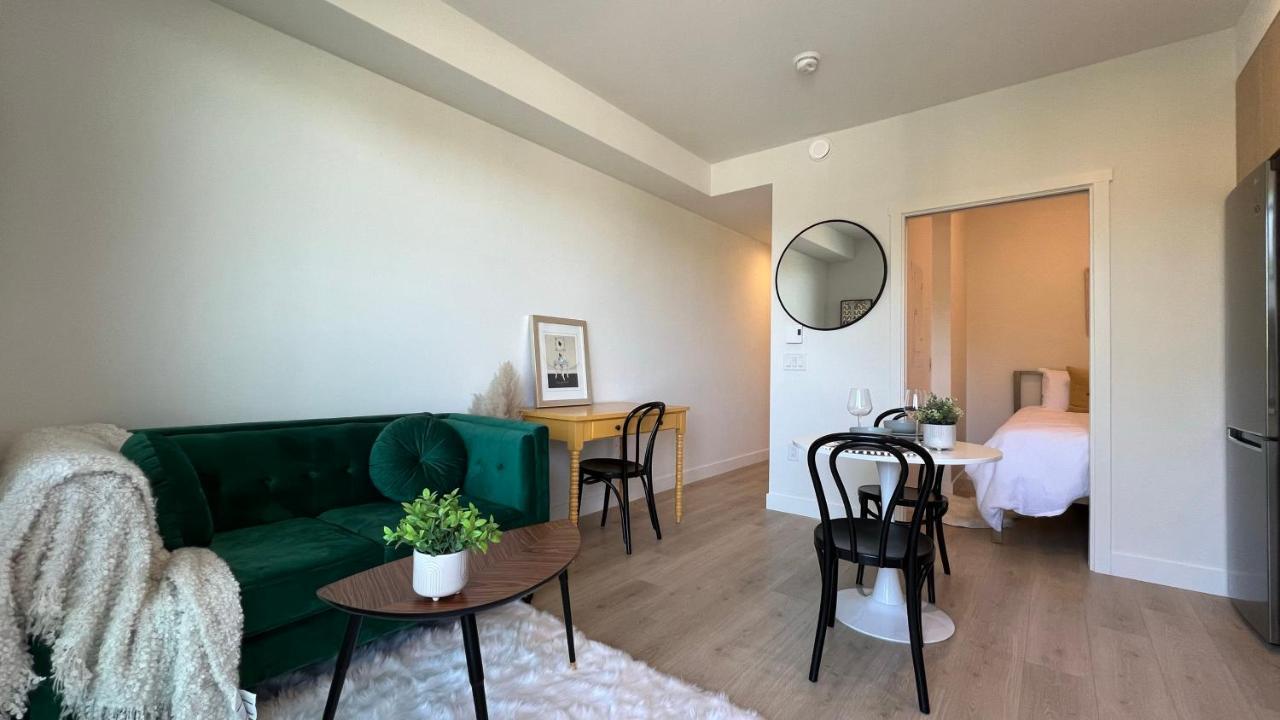Hillside Oasis By Iris Properties! Victoria Exteriör bild