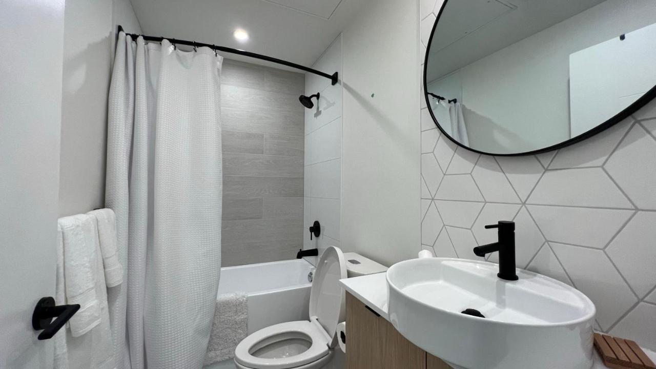 Hillside Oasis By Iris Properties! Victoria Exteriör bild