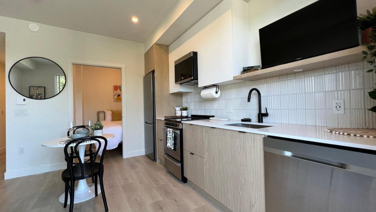 Hillside Oasis By Iris Properties! Victoria Exteriör bild