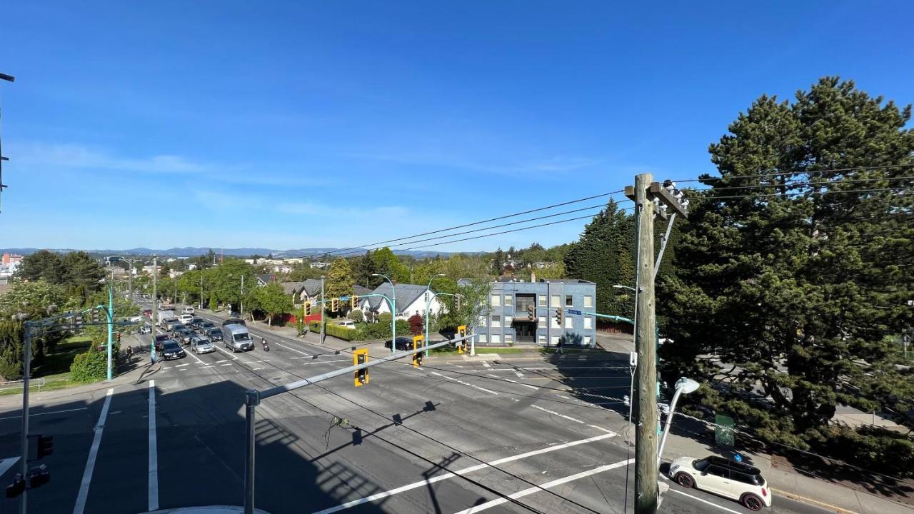 Hillside Oasis By Iris Properties! Victoria Exteriör bild